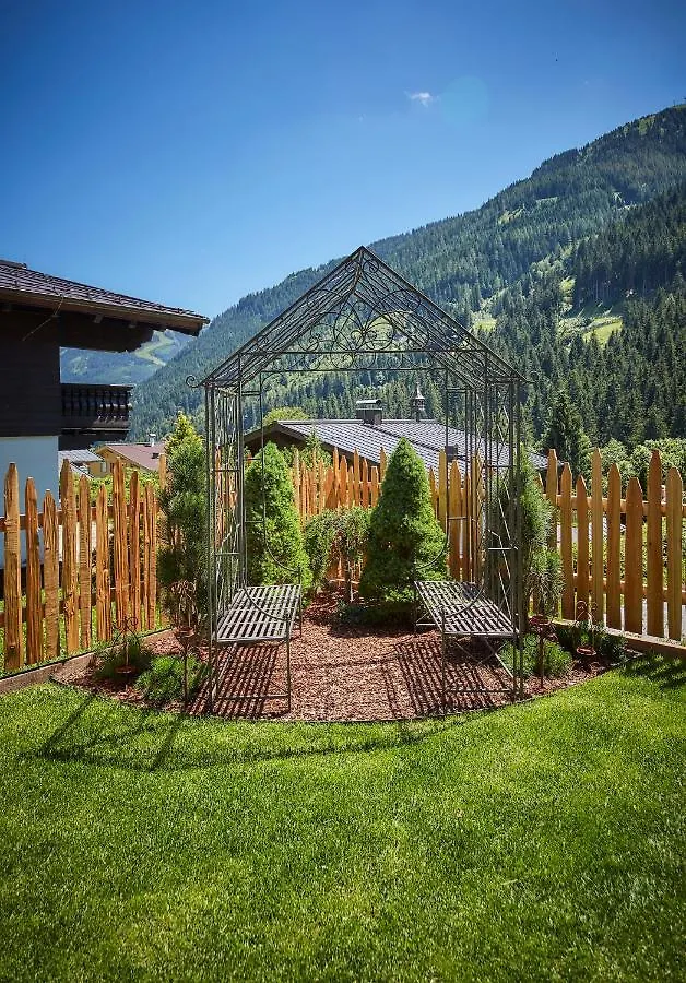 Chalet Dirndl Und Buam Saalbach-Hinterglemm 0*,